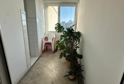 Apartament cu 3 camere semidecomandat în 1 Mai - 10