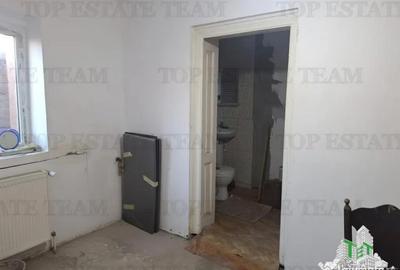 Casă cu 3 camere cu Teren 240 Mp în Tei