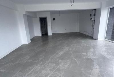 Spațiu comercial, de 50 mp, în Est