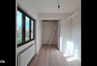 Casă cu 4 camere în Decebal
