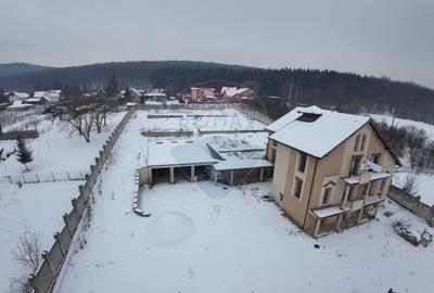 Casă cu 7 camere cu Teren 3700 Mp în Ivănești - 6