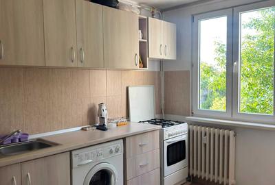 Apartament cu 2 camere decomandat în Drumul Taberei