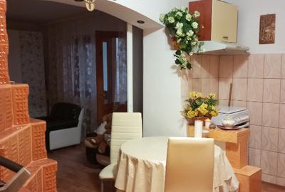 Apartament cu 2 camere decomandat în Deal - 4