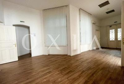 Spațiu comercial, de 200 mp, în P-ța Maria - 5