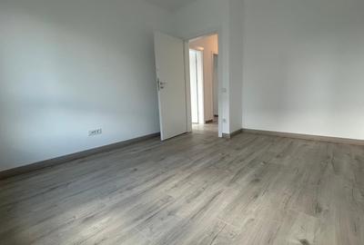 Apartament cu 2 camere decomandat în Tractorul - 4