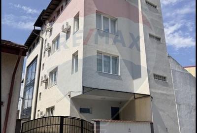 Casă individuală cu 6 camere cu Teren 100 Mp în Banu Manta - 1