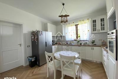 Casă cu 4 camere cu Teren 600 Mp în Corbeanca