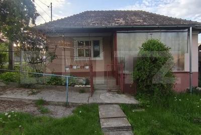 Casă cu 2 camere cu Teren 1000 Mp în Căianu