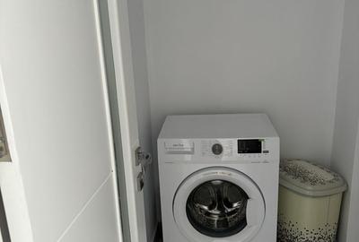 Apartament cu 3 camere decomandat în Micro 6