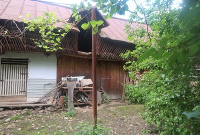 Casă cu 4 camere decomandat în Valea Arinilor
