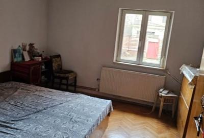 Casă individuală cu 3 camere cu Canalizare în Giurgiului - 4