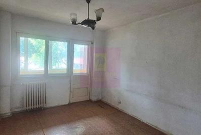 Apartament cu 3 camere semidecomandat în Lacul Tei