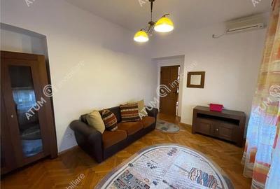 Apartament cu 2 camere decomandat, mobilat în Central
