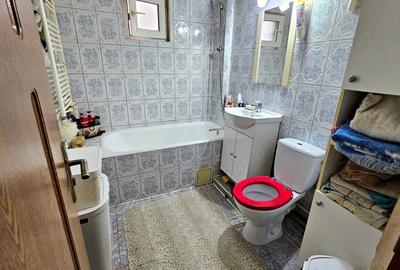 Apartament cu 2 camere decomandat în Moinești