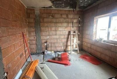 Casă cu 3 camere în Central