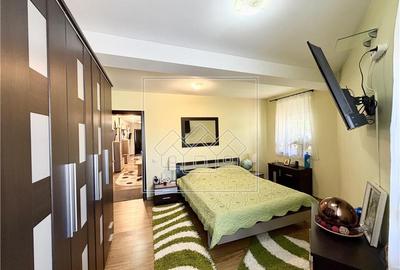 Apartament cu 2 camere decomandat în Calea Poplăcii