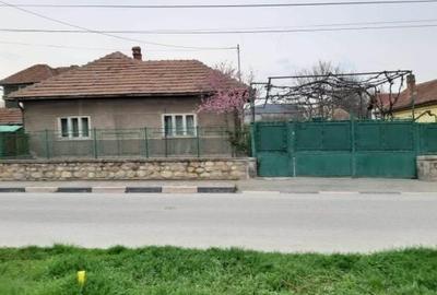 Casă cu 3 camere în Hațeg