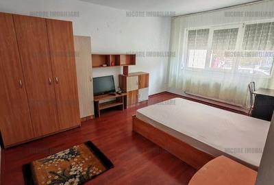 Garsonieră decomandată în Complex Studențesc