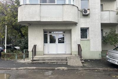 Garsonieră decomandată în Costin Georgian