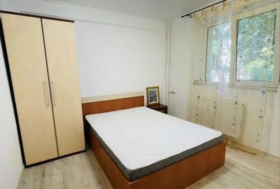Apartament cu 3 camere decomandat în Tei