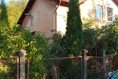 Casă cu 3 camere cu Teren 450 Mp în Doman