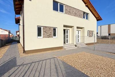 Duplex cu 4 camere cu Teren 300 Mp în Moșnița Nouă