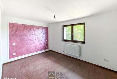 Casă cu 7 camere cu Teren 470 Mp în Bucium