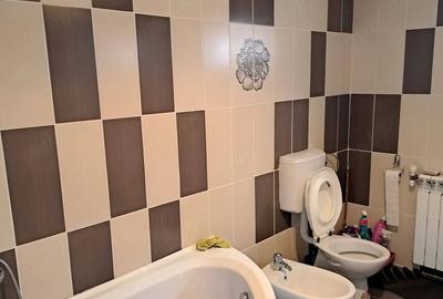 Casă cu Teren 100 Mp în Central