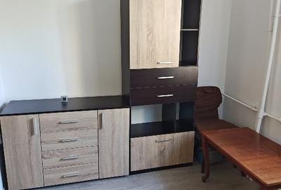 Garsonieră decomandată, mobilată în Far