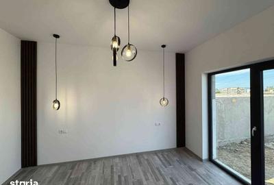 Casă cu 4 camere cu Teren 250 Mp în Malu Mare - 14