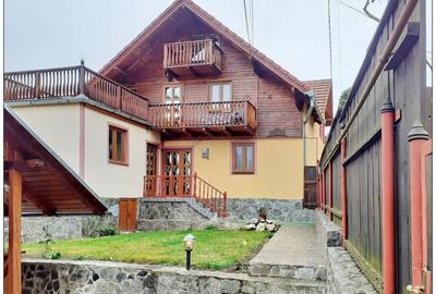 Casă individuală cu 8 camere cu Canalizare în Bran - 1