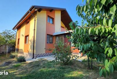 Casă cu 4 camere cu Teren 595 Mp în Prundu
