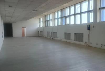Spațiu comercial, de 500 mp, în Central