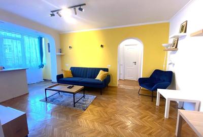 Apartament cu 2 camere semidecomandat, mobilat în Pajura