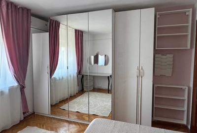 Apartament cu 3 camere decomandat în Brazda lui Novac
