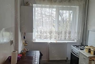 Apartament cu 3 camere semidecomandat în Gară - 2