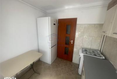 Apartament cu 3 camere semidecomandat în Ultracentral
