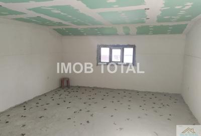 Casă individuală cu 3 camere cu Canalizare în Prundu - 1