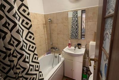 Apartament cu 2 camere semidecomandat în Berceni