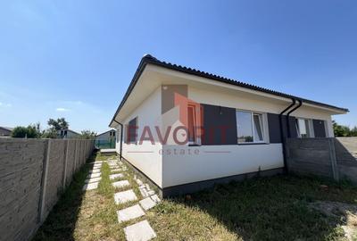 Duplex cu 3 camere cu Canalizare în Bucovăț (Remetea Mare)