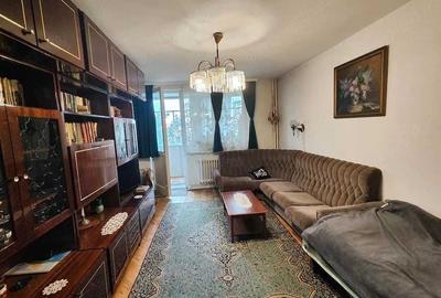 Apartament cu 3 camere decomandat în Dâmbu Pietros