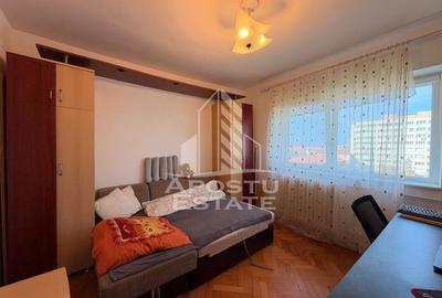 Apartament cu 2 camere semidecomandat, mobilat în Torontalului