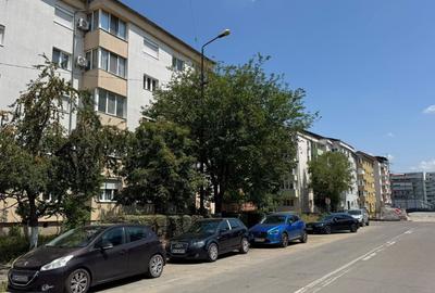 Apartament cu 2 camere decomandat în Iosia