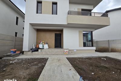 Casă cu 5 camere cu Teren 320 Mp în Central