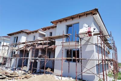 Casă cu 4 camere cu Teren 350 Mp în Moșnița Nouă