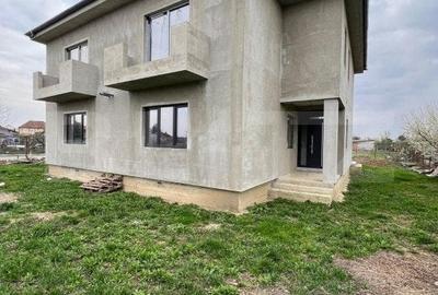 Casă individuală cu 4 camere cu Teren 490 Mp în Titulescu