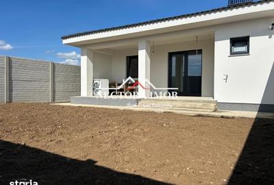 Casă cu 4 camere cu Teren 250 Mp în Nojorid