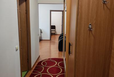 Apartament cu 2 camere semidecomandat în Km 5 - 8