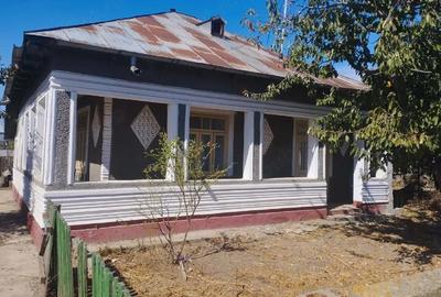 Casă cu 3 camere cu Teren 2120 Mp în Unirea - 1