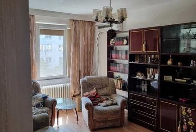 Apartament cu 3 camere decomandat în Theodor Pallady